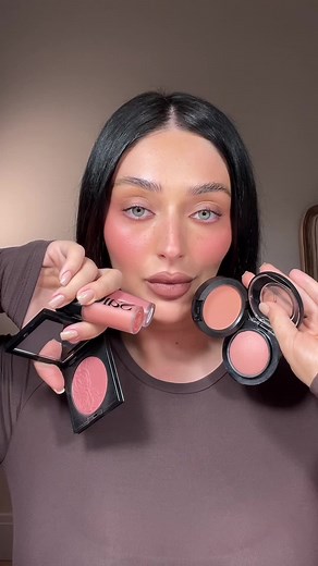 Best Neutral Blushes for a Natural Flushed Look