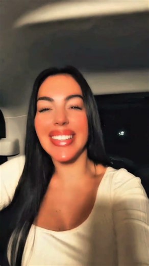 Ronaldo’s Secret Romantic Question to Georgina! 💍❤️ (Wait for her answer) #shorts