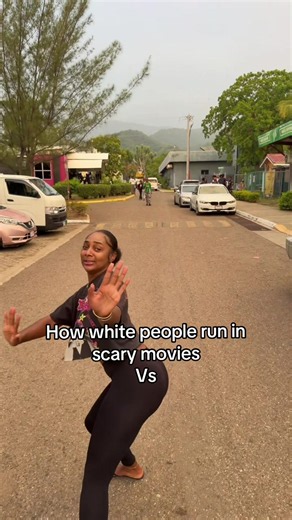 white ppl do everything but run🤣🤣🤣#foryou | how white people run in horror movies