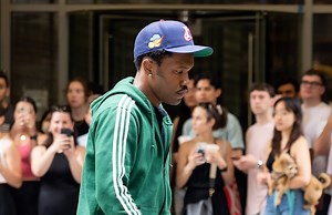 Frank Ocean Pops Out At Beyonce's London Tour Date