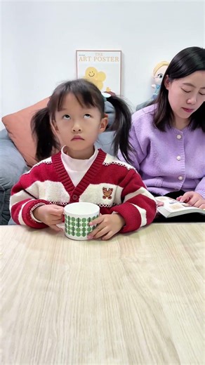 Tình chị em sâu sắc #Hành vi kỳ lạ của trẻ con #Cuộc sống hàng ngày của hai chị em