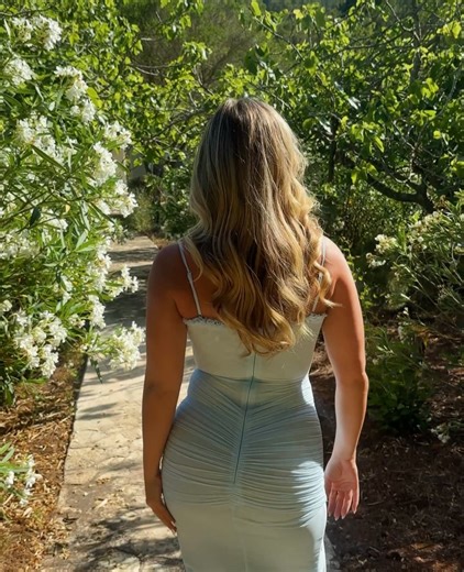 Héloïse Huthart | a wedding, sunburn and lots of sangria 💍🍷 | Instagram