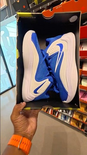 The CHEAPEST Nike Basketball Shoe Ever?! 😳