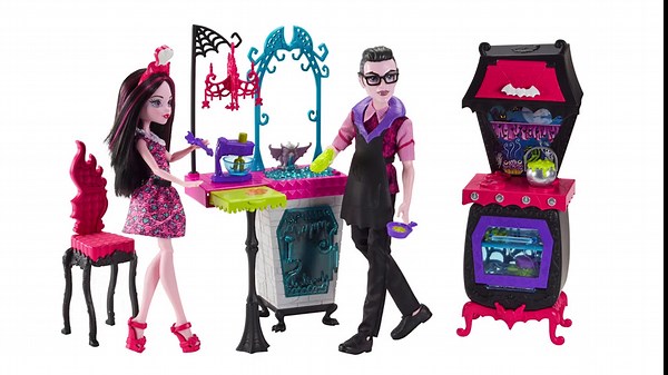 Monster High Draculaura Kitchen Playset & Doll