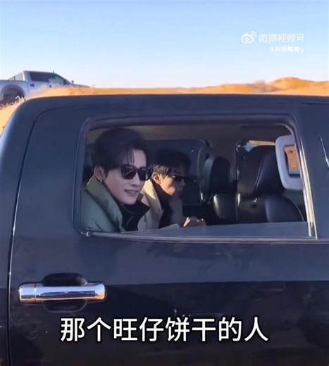 Con nào đồn bố tao đưa đồ cho ssf, ra đây tao vả cho vỡ alo ngay lập tức. Nghe cho kỹ đi, là cái con hãm nào được bố tao cho bánh đây, đức mẹ của chúng mày chứ ai mà ở đó mà đồn. Toàn lũ mất dạy. | Ba Bữa - Bốn Mùa