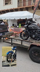 CONDOR Wheel Chocks are so easy to use for transport! https://www.condor-lift.com | CONDOR Products