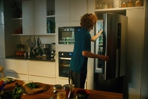 Refrigeradora con inteligencia artificial prolonga duración de alimentos