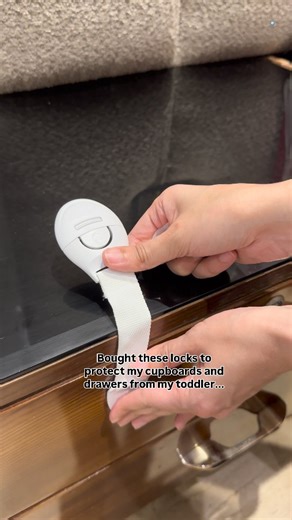 Roshni Ahuja | Amazon finds that were useful only for 2 months. Eventually she started opening them all by herself 💁‍♀️ Have you tried such locks that... | Instagram