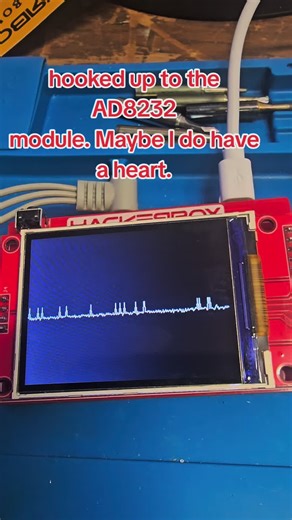 This weekend im gonna try making some different code. But this ok as a demo of what the AD8232 can do. #ekg #esp32 #hackerbox #ad8232 #heart