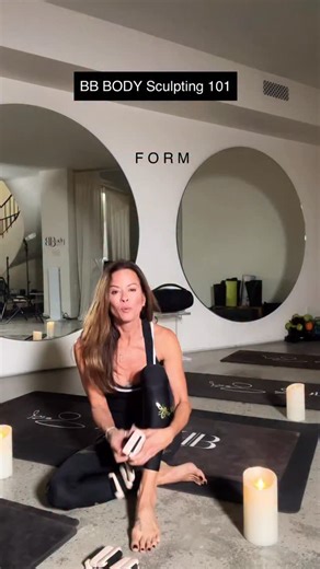 Brooke Burke Body on Instagram: "BODY Sculpting 101 | FORM! Try one of the instructional videos on the app to get the most out of your workout. We know your time is precious, sweat smart! Just 10 min a day & the 1st 7 days with me are FREE‼️ link in my bio & full programs are available now. #brookeburkebody #fitnessmotivation #fitness #homeworkout"