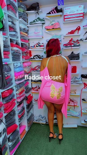 baddie_clo_set (@baddie_clo_set)’s videos with Hadi Kesho - Watendawili