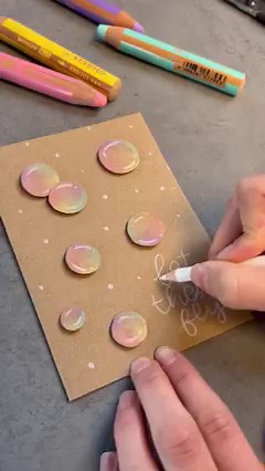 Kennt ihr schon die 6 neuen Farben unserer STABILO woody 3 in 1? 🤭 Ob Buntstift, Wachsmalstift oder mit Wasser verpinselt – die woodys sind echte Alleskönner. Und das jetzt endlich auch in Pastell! 😍 Welche ist eure Lieblingsfarbe? 😊 #STABILO #STABILOwoody #STABILOwoody3in1 #STABILOwoody3in1Pastel | STABILO