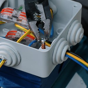 552K views · 1.1K reactions | Simple trick for a clean electric connection ⚙️⚡ | Lilyon DIY | Facebook