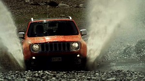 Mimořádný pocit bezpečí a skvělé jízdní vlastnosti nyní i s 9stupňovou automatickou převodovkou použitou jako první ve své třídě. Jeep Renegade. Nejschopnější SUV ve své třídě již za 431 900 Kč. www.cz.jeep.com/akce/2015/range/index.html | Jeep Czech Republic