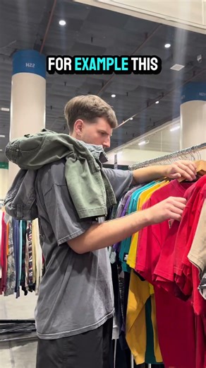 How to Source Vintage Clothing to Resell Online? #thrifting #reselling