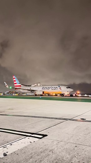 17M views · 127K reactions | Qantas A330 taking off #laxairplanes #traveltheworldnow #besttakeoff #modelflying #soccermls #traveltheglobe #actionvideo #traveltheworld #fulltimetravelers #beattheheat #travel | Airplane spotter | Facebook