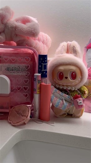 Labubus travel bag…. Well one of them anyway! #travelwithlabubu #labubulife #getreadywithlabubu