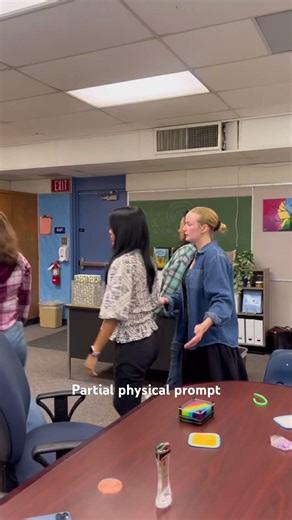 Partial physical prompt #aba #prompting #behaviorintervention