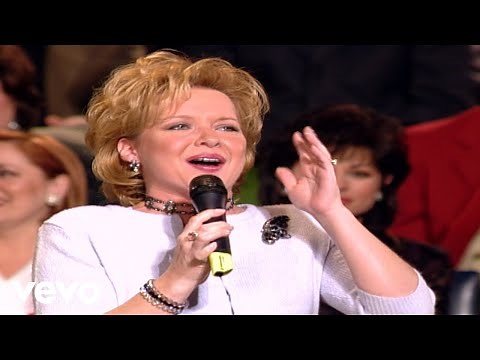 Bill & Gloria Gaither - Morning's Coming [Live] ft. Jeff & Sheri Easter, Charlotte Ritchie