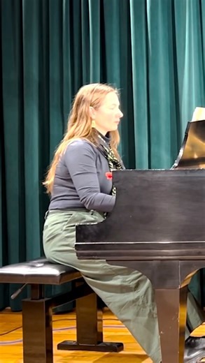 LAM Recap: Composition student showcase and LAM-Wide Recital 🎶 Last December, the Louisville Academy of Music held a recital featuring students from different studios, as well as featuring student compositions from Dr. Taylor’s group class in the fall! Listen to the whole recital (with timestamps) at the 🔗 in our bio or on our youtube channel. For now, enjoy composition student Izzy Combs’s piece “The Sorrowful Soul”, performed by Matilda Ertz. | Louisville Academy of Music