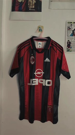 AC Milan 1998/99 Home Kit: A Classic Football Jersey