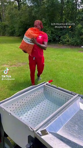 Louisiana Cajun Boiled Peanuts Recipe | Quick and Easy