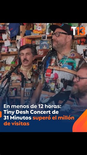 ¡Increíble! 🤩🤩🥳 31 minutos llegó al millón de reproducciones en su primer Tiny Desk Concert ¡y en menos de 12 horas! En un espectáculo de 21 minutos y 20 segundos, los músicos y personajes icónicos de la serie mezclaron la fantasía y realidad con el humor característico del programa. Según señaló la cuenta oficial de 31 minutos, solo Billie Eilish ha conseguido una cifra similar en su primer día al aire. ¿Cuál fue tu parte favorita? nosotros lloramos con ese final 😭🥹 Más en T13.cl. | T13