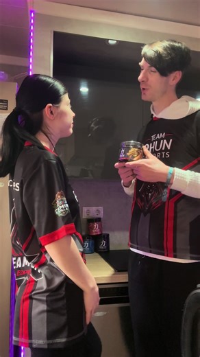 Na wer hat auch keine Tassen mehr im Schrank? Also ich hab lieber @SENCHII im Schrank! #senchii #lustig #tassen #viral #tassenimSchrank Danke an @x_Formy_x fürs mitmachen! (diesmal wurde er nicht gezwungen) ❤️🥤@FORTIS @pHuN Cereal killer @pHuN_MaraDilloX @Team.pHuN Esports @🐺 Sir_WOLF 🐺 @Soziallfall[pHuN#] @pHuN。RaGeBeasT ツ @K y o k a.hro @Team Eclipse @AsSi_BrAuT @Dane @Gaming Villa Lanparty/Bootcamp @iTzPoiiSoN @Ⱡυ¢αѕ🦁❤️б9 @Kelly @メҜїїししﾑＧїїҜメ @MrJOKER亗 @pHuN Domi @pHuN_Sakonji @pHuN NeRo 