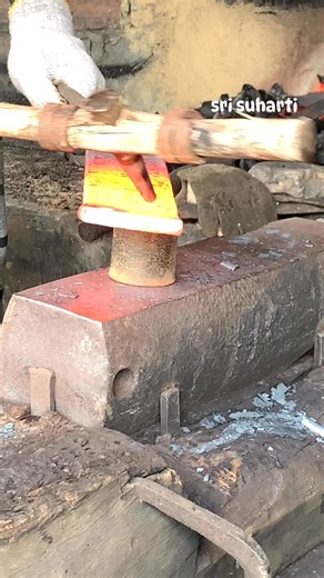 45 reactions · 14 comments | see the process of making agricultural tools for plowing rice fields in the traditional way #blacksmithing #pandai_besi_indonesia #tukang_besi_sumatera_selatan #kearifanlokalindonesia #senikerajinan #warisanbudaya #alatpertanian #pandaibesi #IndonesiaEmas | Sri Suharti Tuyik | Facebook