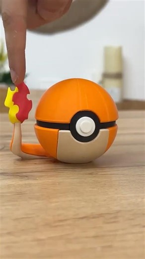 POKEBALL CHARMANDER