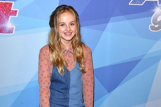 Evie Clair Brings Back Her Original Song 'Love You One More Time' After Seven Years