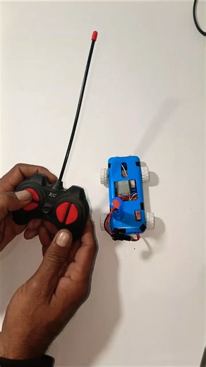 DIY RC Car Made Using a Mobile Phone#automobile #experiment #diy #art #diyideas #dcmotor #craft
