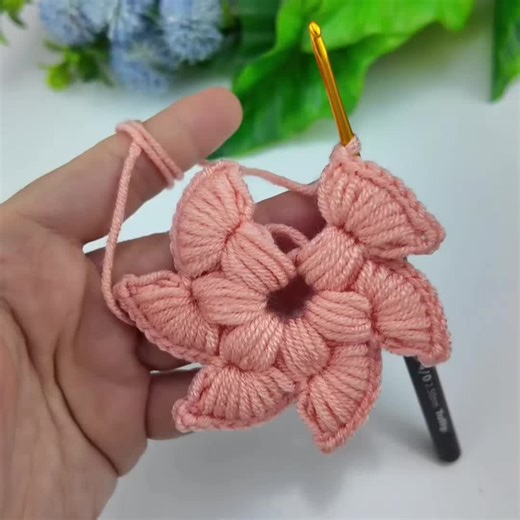 This Crochet Flower is Trending! Easy & Gorgeous #crochet
