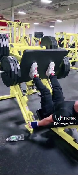 Jhonny papi rico (@jhonnypapirico)’s videos with Pesao - Santa Estilo