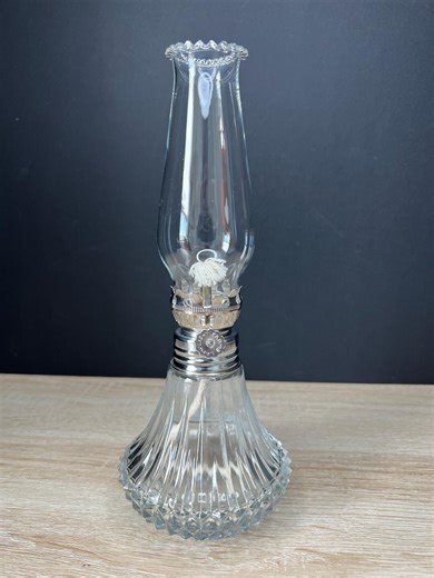 Lamplight Farms Vintage Oil Lamp, 9" Tall, Glass Lamp Base & Clear Glass Chimney, Vintage 1970s, Made in Austria, Farmhouse Cottage Decor - Etsy