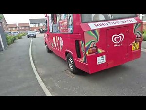 Ice cream van (different chimes)