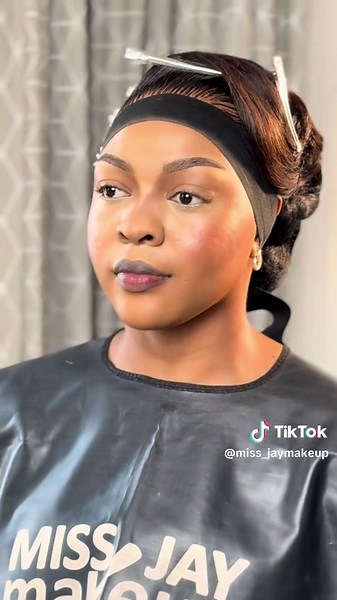 Full bridal glam tutorial ___ gloe like a bride on your big day 💫💫💫 Bse every bride deserves to feel like a dream Makeup @miss_jaymakeup Accesories @sammyjewelry Hair @JEBbrides #bridalmakeup #weddinglook #bridallook #bridalmakeuptutorial #bridalmua