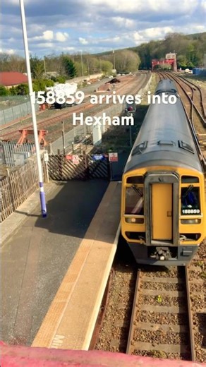 158859 arrives into Hexham from Newcastle #trains#railway#trainspotting #class158