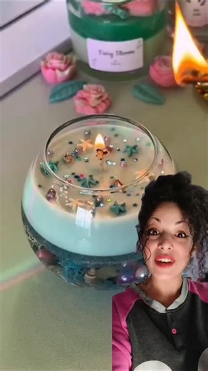 💜MaComeSiFa💜 on Instagram: "Candela Natalizia con cera gel 😳 . . . . . . . . #tutorial #diy #candles #scentedcandles #gelwax"