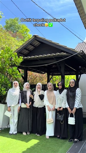 Outfit terpaling polkadot: ide baju polkadot wanita yang lucu