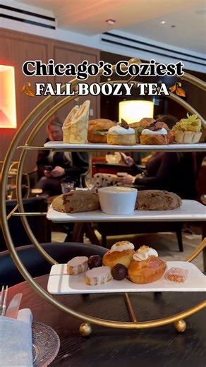 🍂🍰🍹Fall Boozy Tea at Bar Pendry is exactly the kind of cozy Chicago moment I look forward to all season. Tea-based cocktails, a three-tier tower of sweet and savory bites, live music, and the prettiest room. It just feels like a little fall escape in the middle of the city. If you’re looking for something different to do on a Sunday, this is it. I’m officially adding this to my cold-weather rotation. SAVE this for your next cozy date, girls’ day, or just a treat-yourself afternoon. 📍 @barpen
