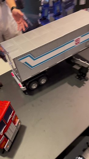 Robosen Optimus Trailer TFCon Chicago 2022 Display