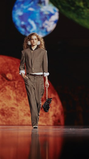 CHANEL on Instagram: "Masculine-feminine spirit, loose cuts, houndstooth fabric. A CHANEL silhouette. CHANEL Spring Summer 2026 collection. Matthieu Blazy for CHANEL. See more at chanel.com #CHANELSpringSummer #CHANELShow @Matthieu_Blazy @Le19M @Maison_Lemarie @Aditsa_Berzenia"