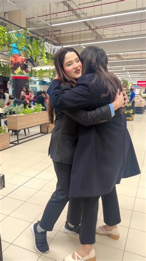 What else needed when you have such a pretty friend😻 #foryou #foryoupage #friends