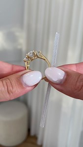Our favourite engagement ring hack💍 If your ring is too big, here’s how to temporarily wear it until you can have it resized🤍 Ring Featured: Grace Oval Trilogy Engagement Ring 2ct | F | VS1 #engaged #ringsize #bridetobe #weddingplanning #engagementrings #engagementringgoals | Cullen Jewellery