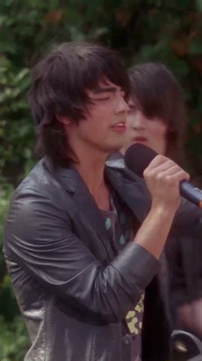 #Shorts 📀 Jonas Brothers grają swój utwór Play my Music w filmie Camp Rock 🎸