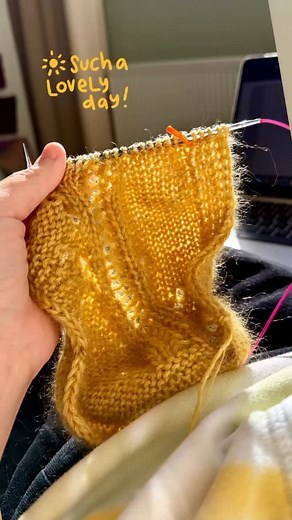 315 reactions · 16 shares | A warm thank-you to all testers for your kindness, commitment, and invaluable contribution to the Lua Scarf pattern❤️ #knittingpattern #knitting #ravelry | loveknit.nl | Facebook