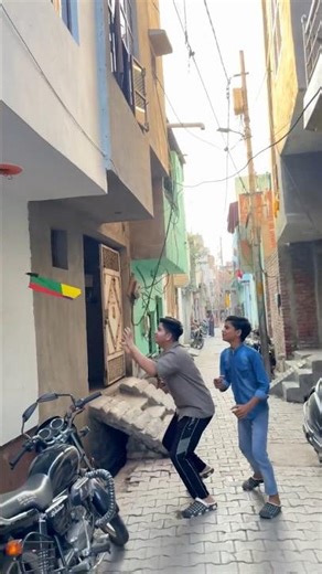 Patang udane se Patang lootane ka maja hi alag hai aap bhi kabhi Patang lute Ho#subscribe please 🪁🫡