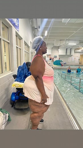 Behind every “transformation” post is a person fighting battles you don’t see 💭 Some mornings, I want to quit. Some nights, I cry through the soreness. But I keep showing up because I promised myself I wouldn’t give up this time. This program with @Trainest is about so much more than weight — it’s about reclaiming my mobility, my confidence, and my joy. To anyone struggling in silence: keep going. You’re not alone 🩵 #WeightLossJourney #MobilityMatters #TrainestPartner #EmotionalHealth | Debra 