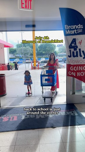 Miami_wonderful on Instagram: "Back to school is coming, and we’re getting a head start with the best tech deals at BrandsMart’s 4th of July Blowout — laptops, scooters and more. Head in-store or online and grab your faves before they’re gone! . . El regreso a clases se acerca, y nosotros ya estamos aprovechando las mejores ofertas en tecnología durante la gran venta del 4 de julio en BrandsMart — laptops, scooters y mucho más. Visítalos en la tienda o en línea y consigue tus favoritos antes de 